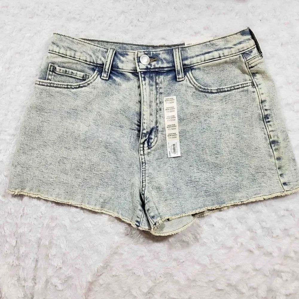 SO High Rise Mom Short Size 11 30W